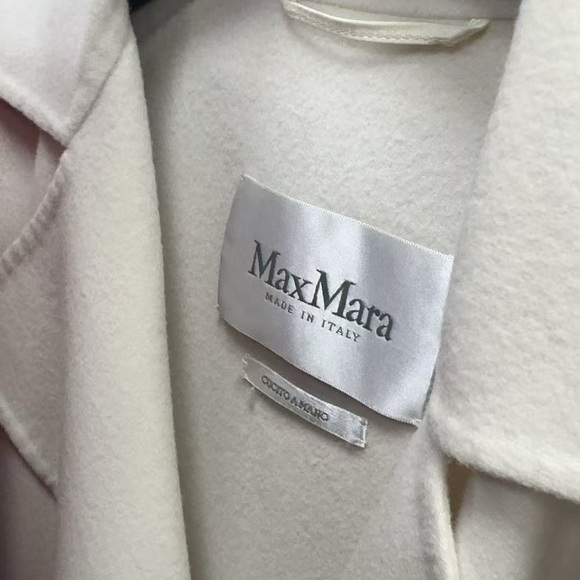 Authentic MaxMara Cream Wool Coat - Picture 4 of 5